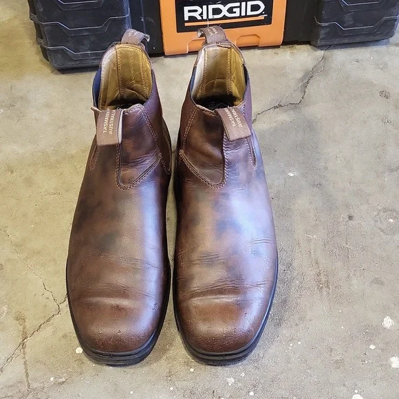 Blundstone Leather Chelsea Boots - Picture 2 of 5
